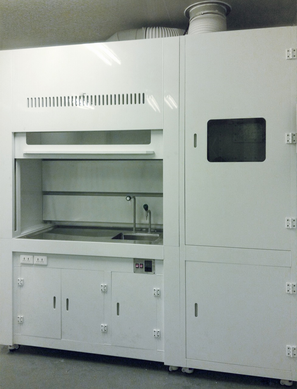 PP通風柜自帶水淋過濾系統——上海電機學院